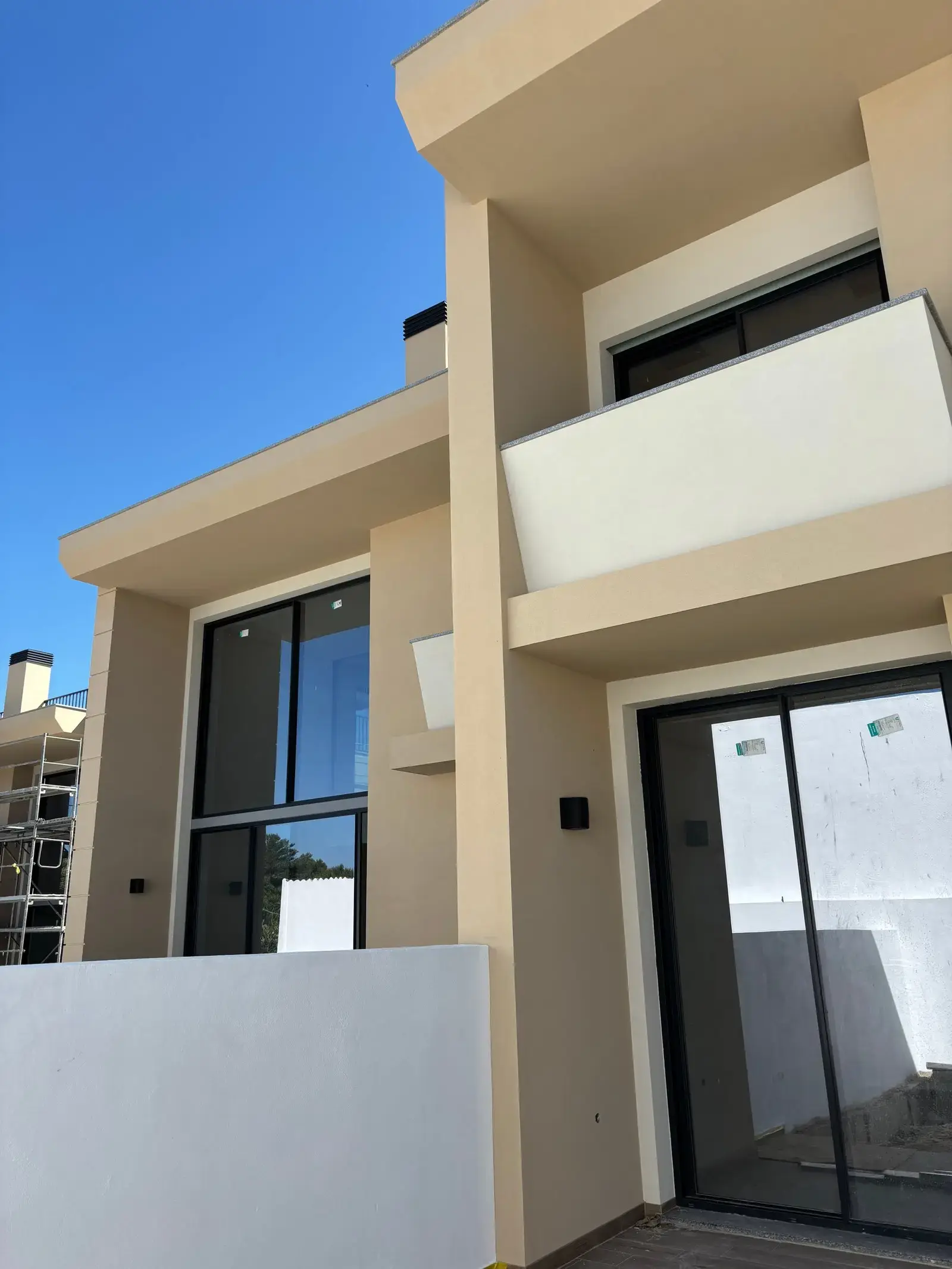 Contemporary Luxury Villa with Expansive Terrace and Pool in Murches, Alcabideche — foto 2