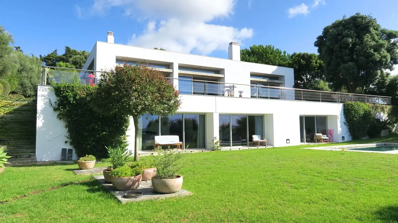 Sea-front 5-Bedroom Designer Villa in Caxias – with Pool, Gardens, and Panoramic Tejo River Views — foto 1
