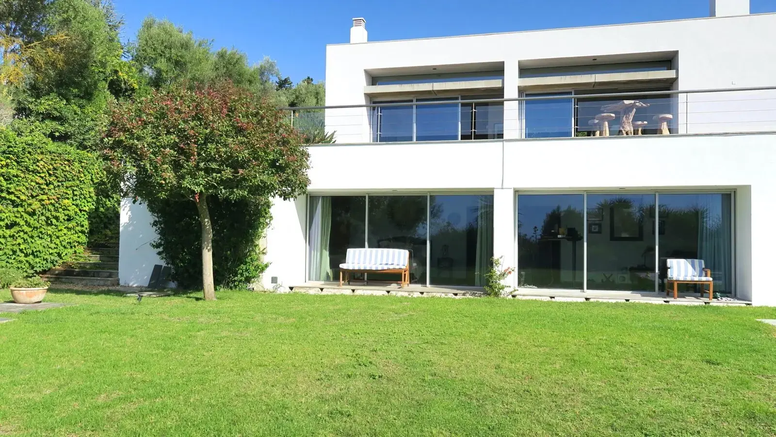 Sea-front 5-Bedroom Designer Villa in Caxias – with Pool, Gardens, and Panoramic Tejo River Views — foto 2