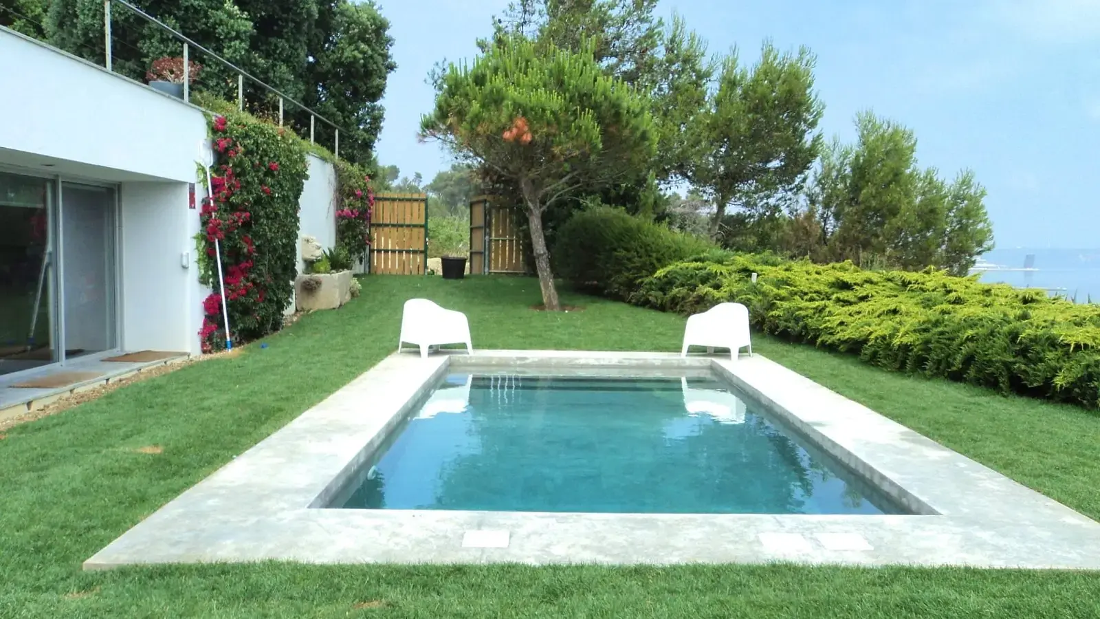 Sea-front 5-Bedroom Designer Villa in Caxias – with Pool, Gardens, and Panoramic Tejo River Views — foto 3