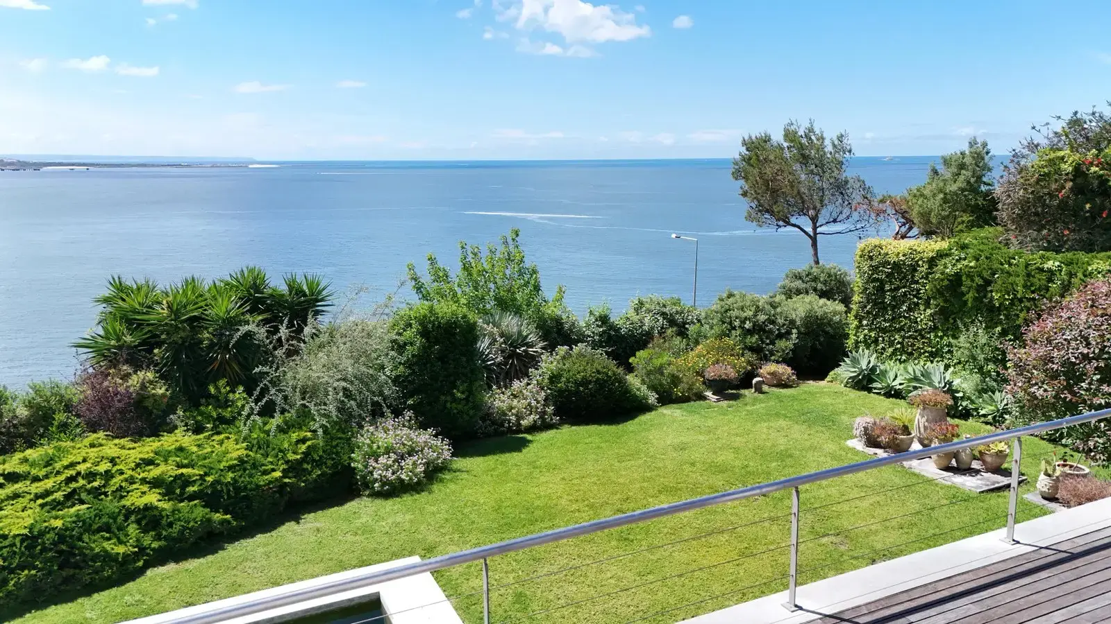 Sea-front 5-Bedroom Designer Villa in Caxias – with Pool, Gardens, and Panoramic Tejo River Views — foto 5