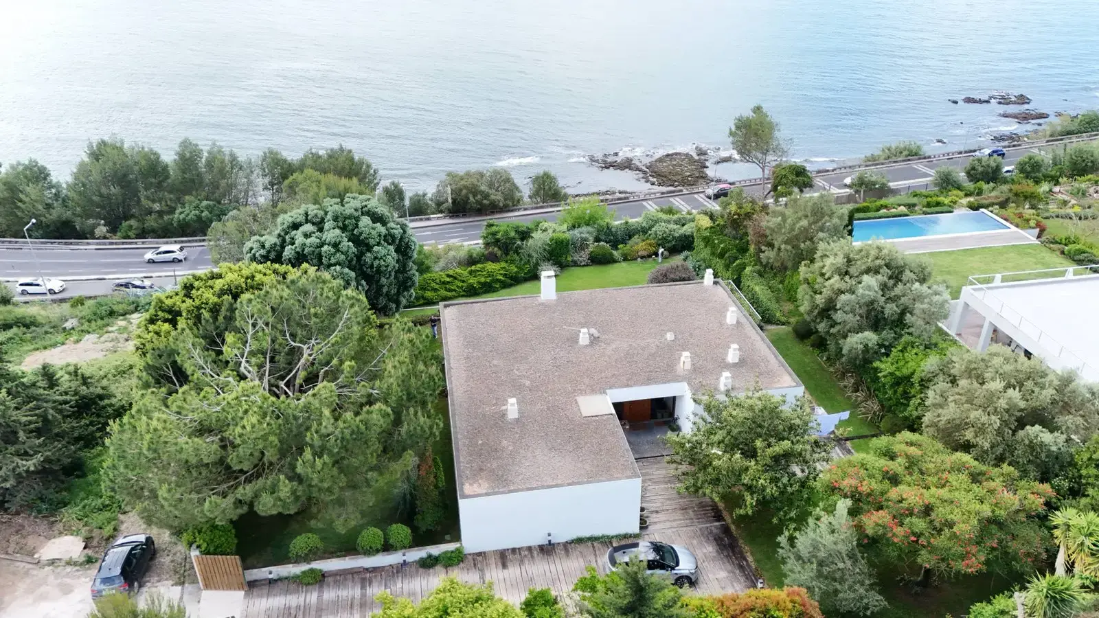 Sea-front 5-Bedroom Designer Villa in Caxias – with Pool, Gardens, and Panoramic Tejo River Views — foto 6