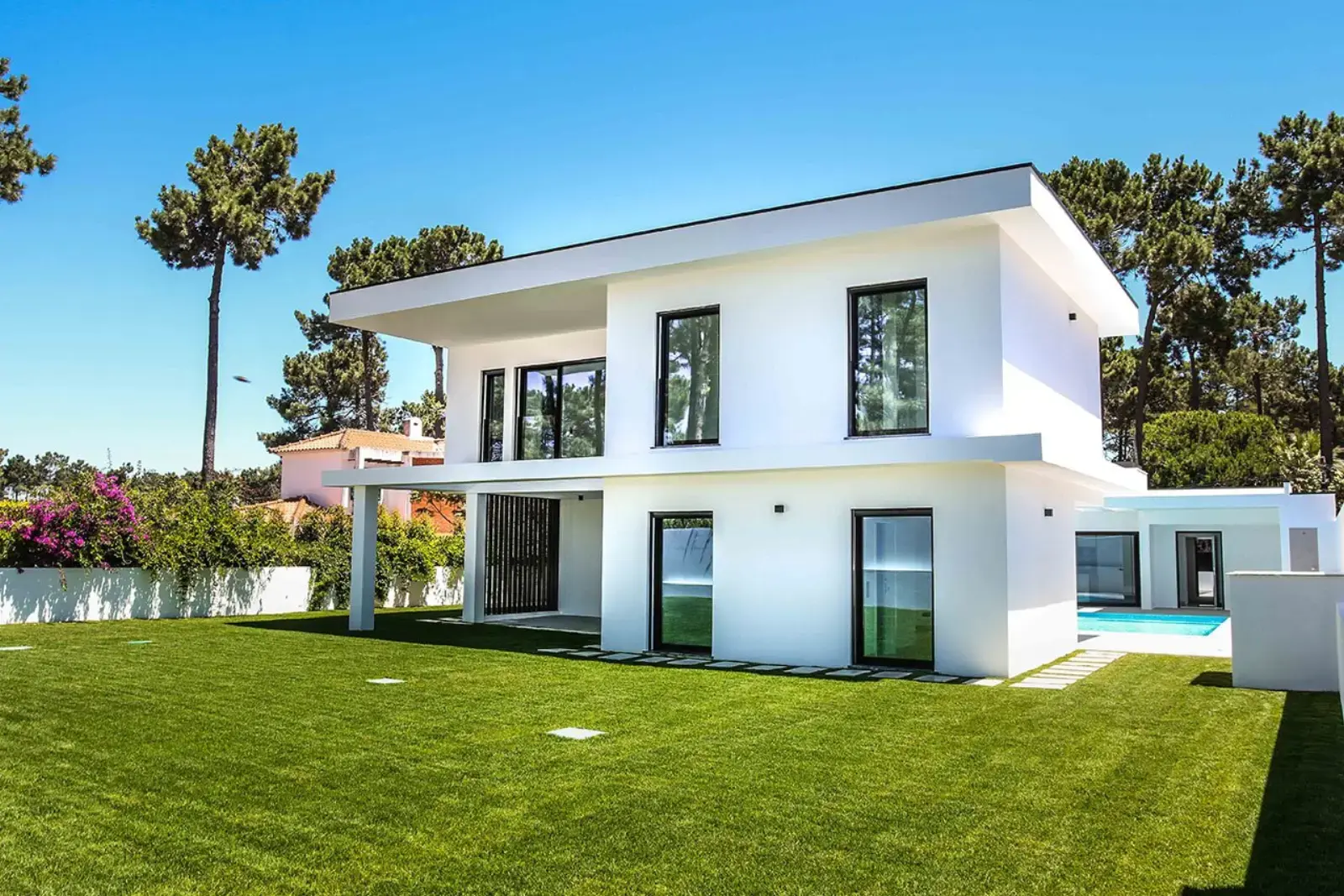Contemporary Luxury Villa in Verdizela — Private Pool, Landscaped Gardens & Coastal Proximity — foto 2