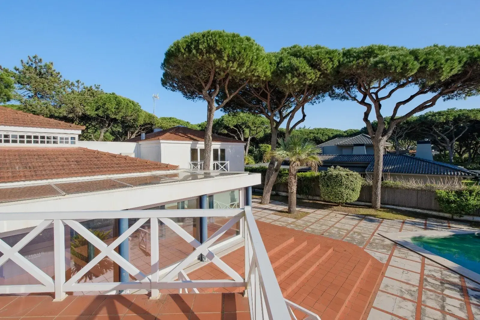 Charming Estate in Quinta da Marinha with Pool, Garden, and Renovation Potential — foto 5