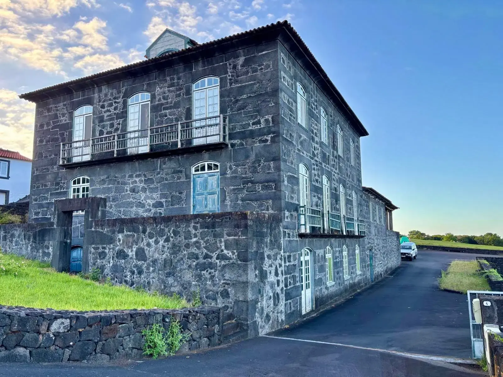 Exceptional 11-Hectare Estate with Historic Manor and Expansion Potential in São Roque do Pico, Azores — foto 3