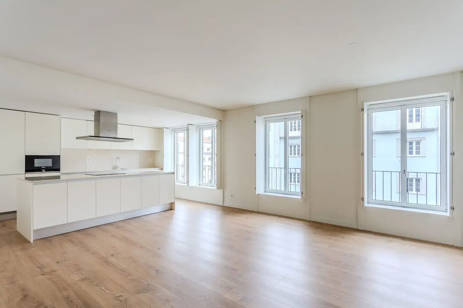 Elegant 1-Bedroom Apartment with Garage near Avenida da Liberdade — foto 1