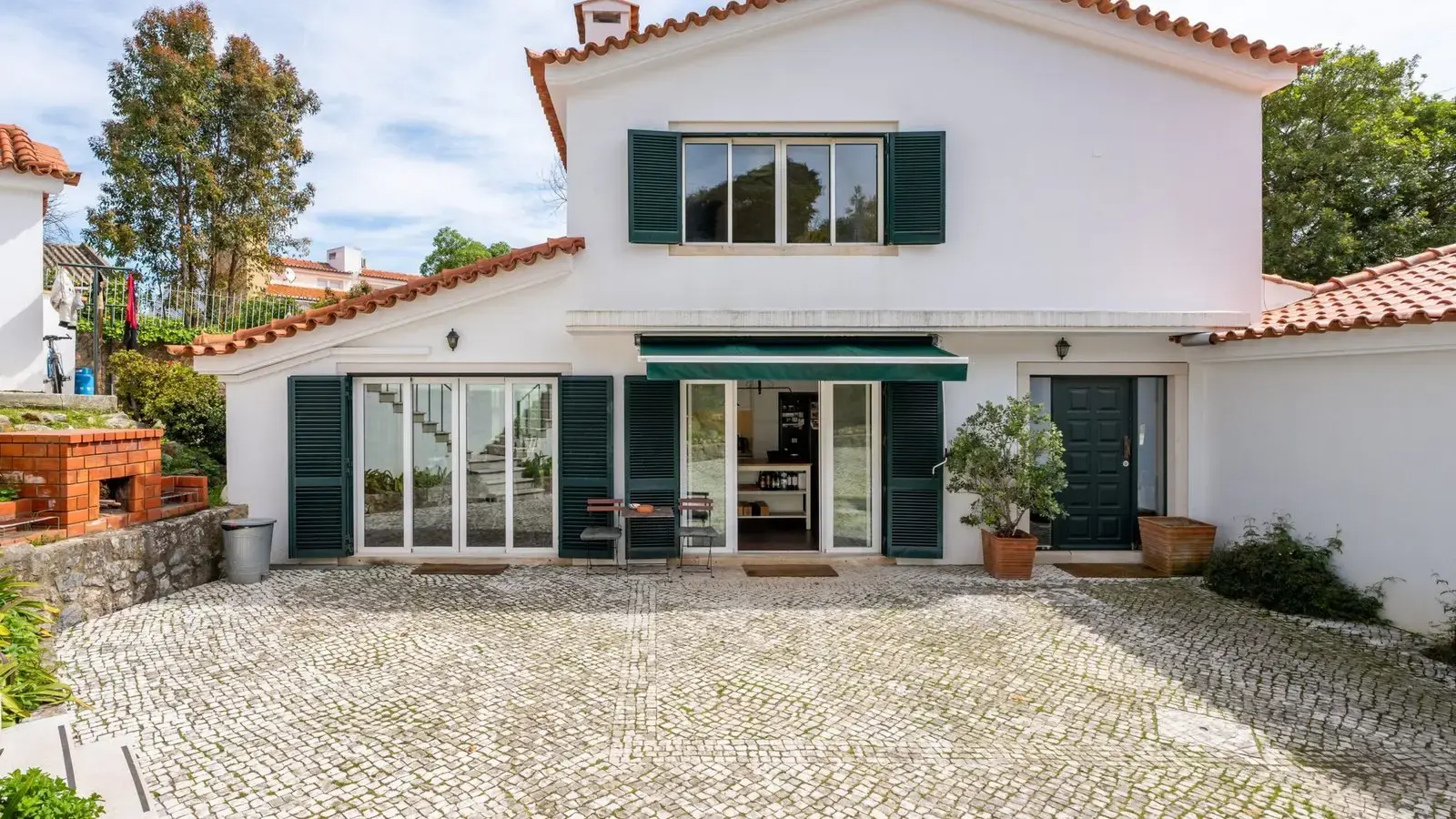 Traditional Villa in Cascais with Pool, Guest House & Large Plot — foto 2